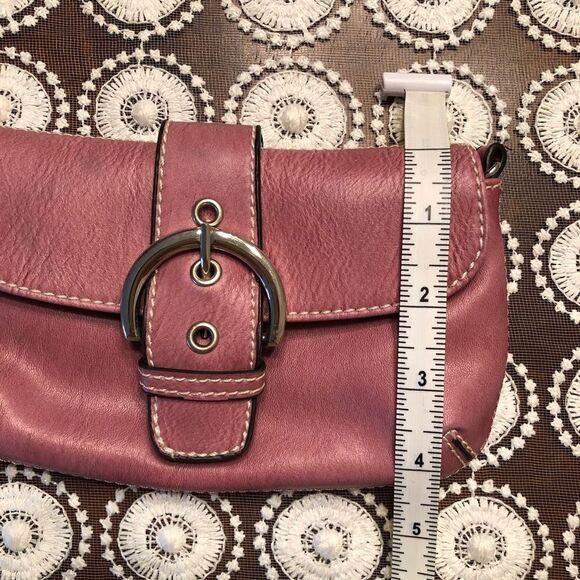 Bellerose Pink Wristlet - Picture 4 of 7